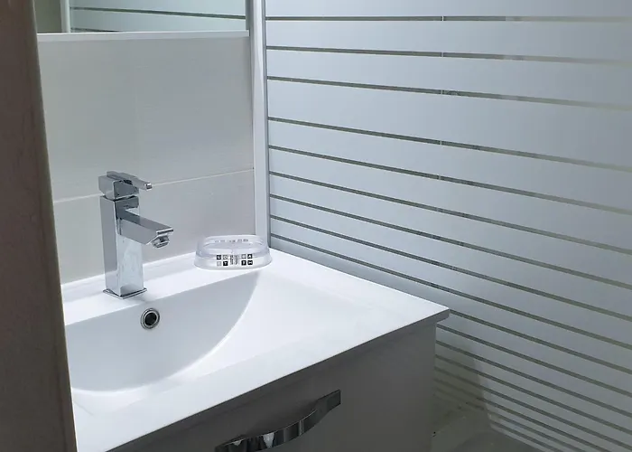 Charmant Apt Climatise Au Port Avec Parking & Piscine - Fr-1-801-9