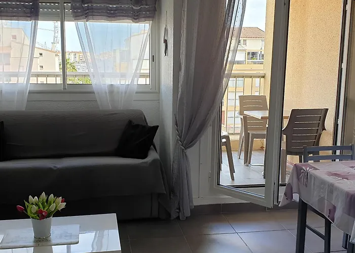 Apartment Charmant Apt Climatise Au Port Avec Parking & Piscine - Fr-1-801-9 Agde